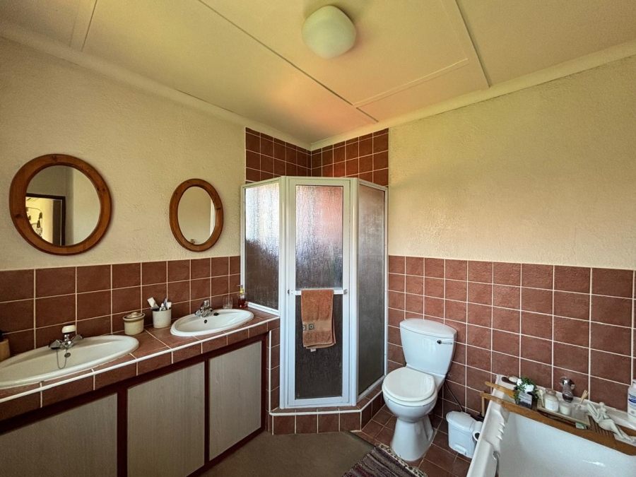 5 Bedroom Property for Sale in Heilige Akker North West